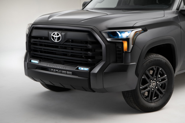 2023Toyota Tundra SX Package Magnetic Gray Metallic003