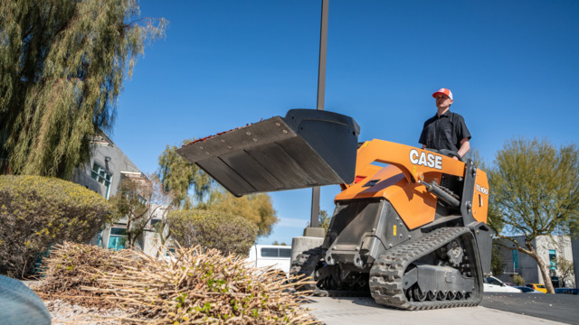 CASETL100Mini Track Loader