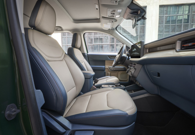 2025Ford Maverick Lariat Interior